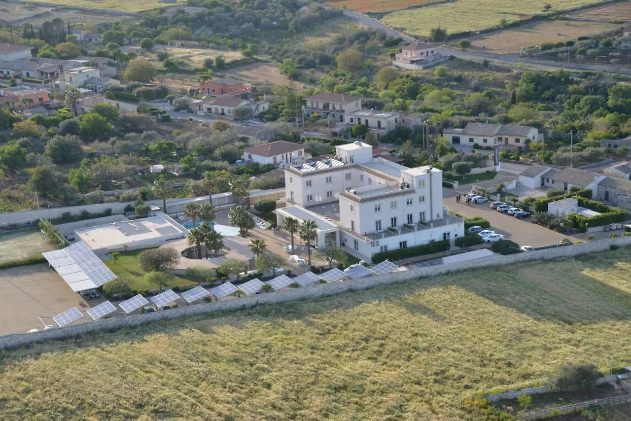 Pietre Nere Resort & Spa Modica 4*,